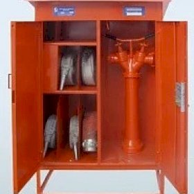 Шкаф для хранения пожарной колонки, огнетушителей
