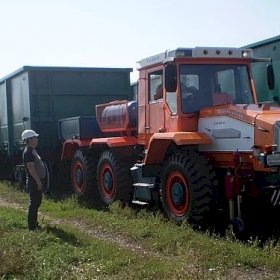 Многофункциональный маневровый трактор ММТ-3 на базе трактора ХТА-308.1 (локомобиль, тяговый модуль, маневровый тягач)