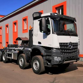 Крюковой погрузчик на шасси Mercedes-Benz Arocs