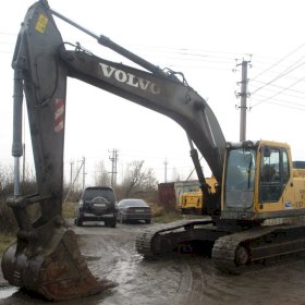 Volvo EC240 гусеничный экскаватор