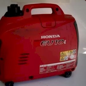 Генератор бензиновый инверторный б/у Honda EU 10